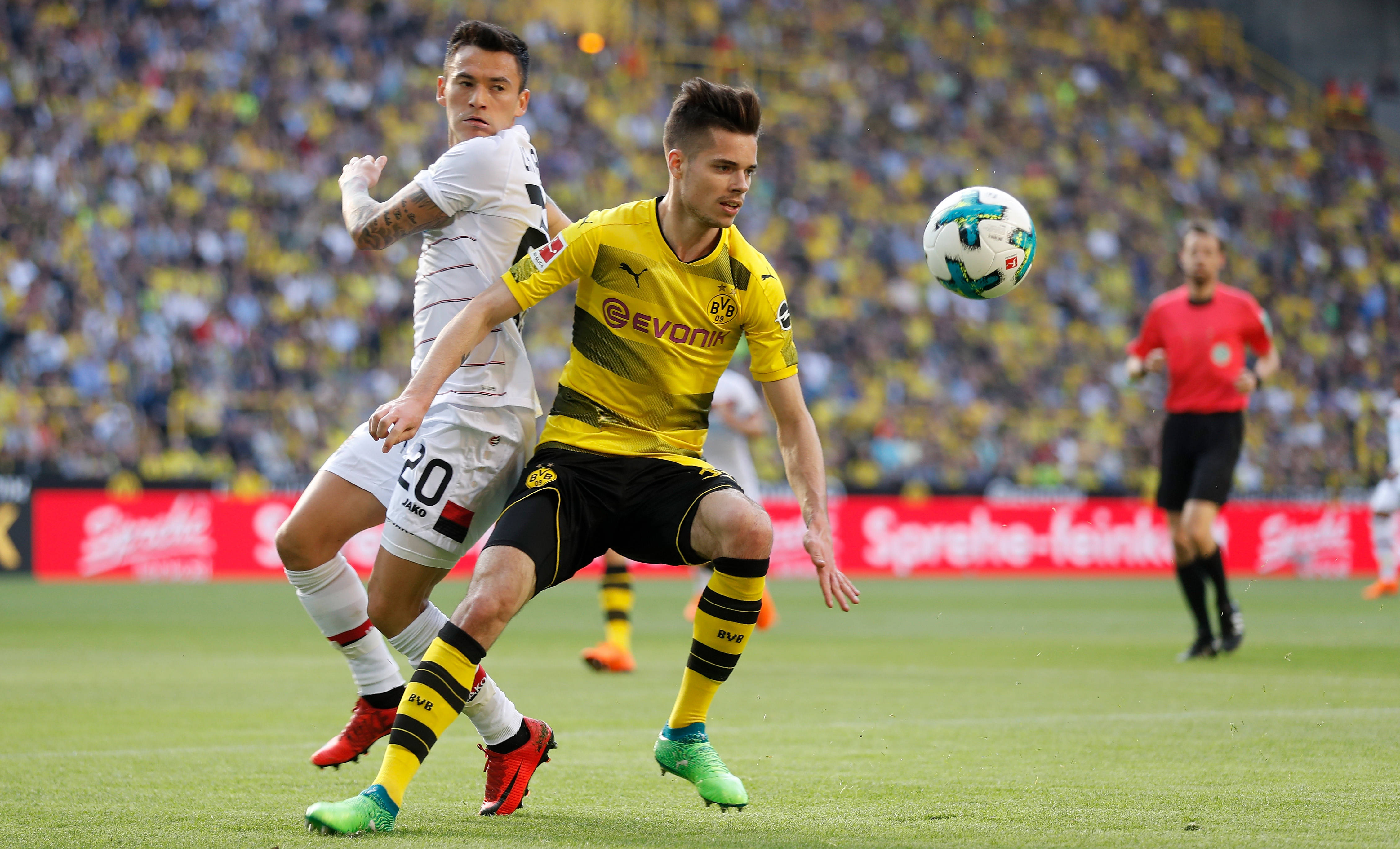 详细阅读:赛前欧冠传出新动向,毕尔巴鄂竞技战术微调,管理层表态——球迷炸锅,更衣室氛围转暖的简单介绍-开云app下载 赛前欧冠传出新动向,毕尔巴鄂竞技战术微调,管理层表态——球迷炸锅,更衣室氛围转暖的简单介绍-开云app下载