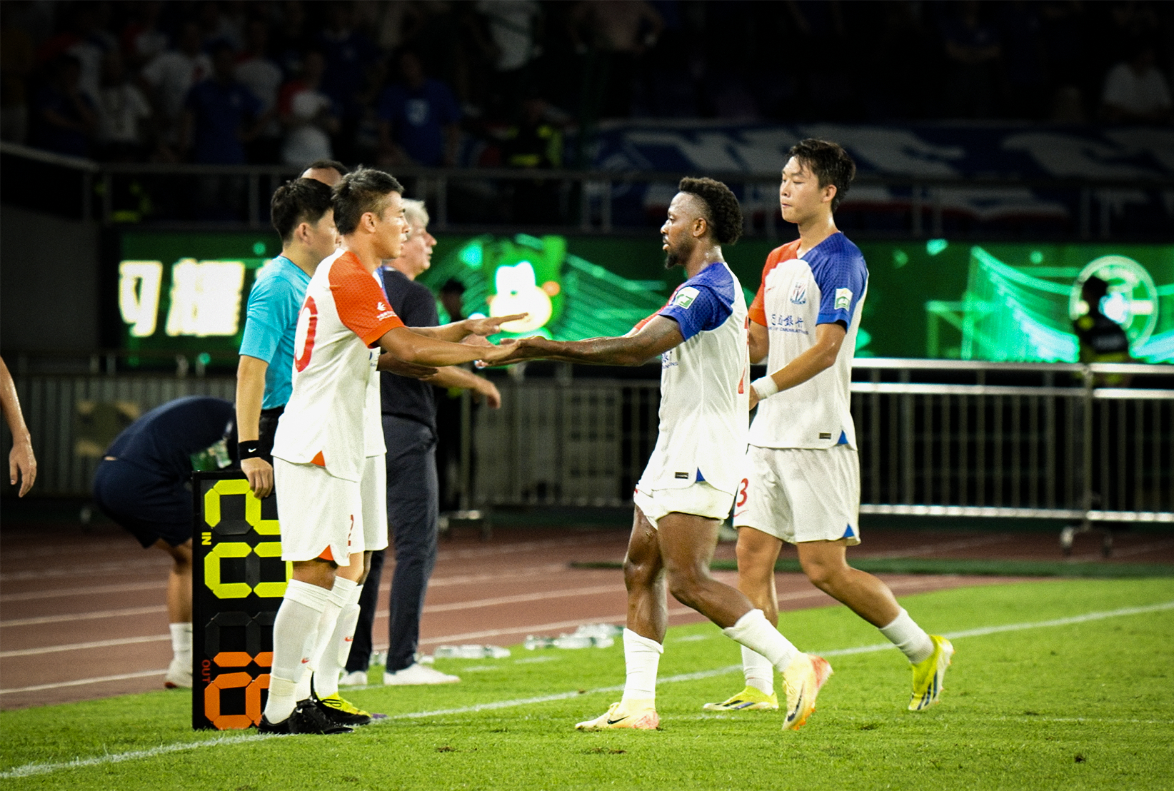 今晨欧超杯焦点战;上海申花刷新队史纪录;气氛紧张;身体对抗强度拉满的简单介绍-开云平台